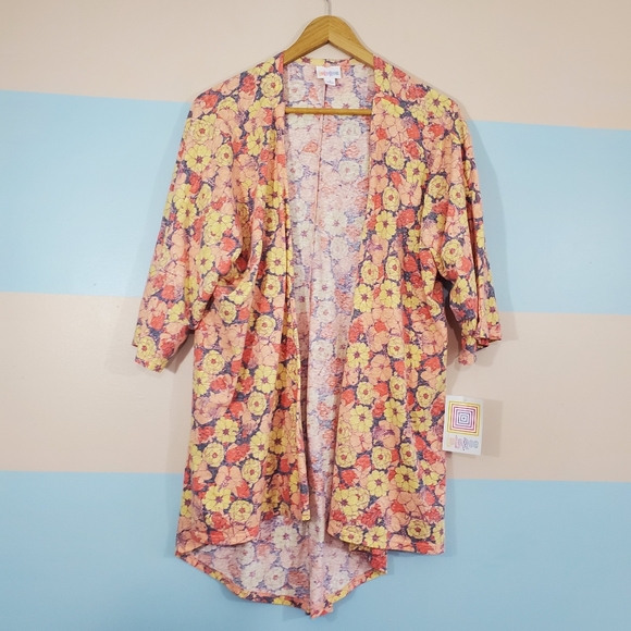 NWT LuLaRoe Floral Lindsay Cardigan - Picture 5 of 7